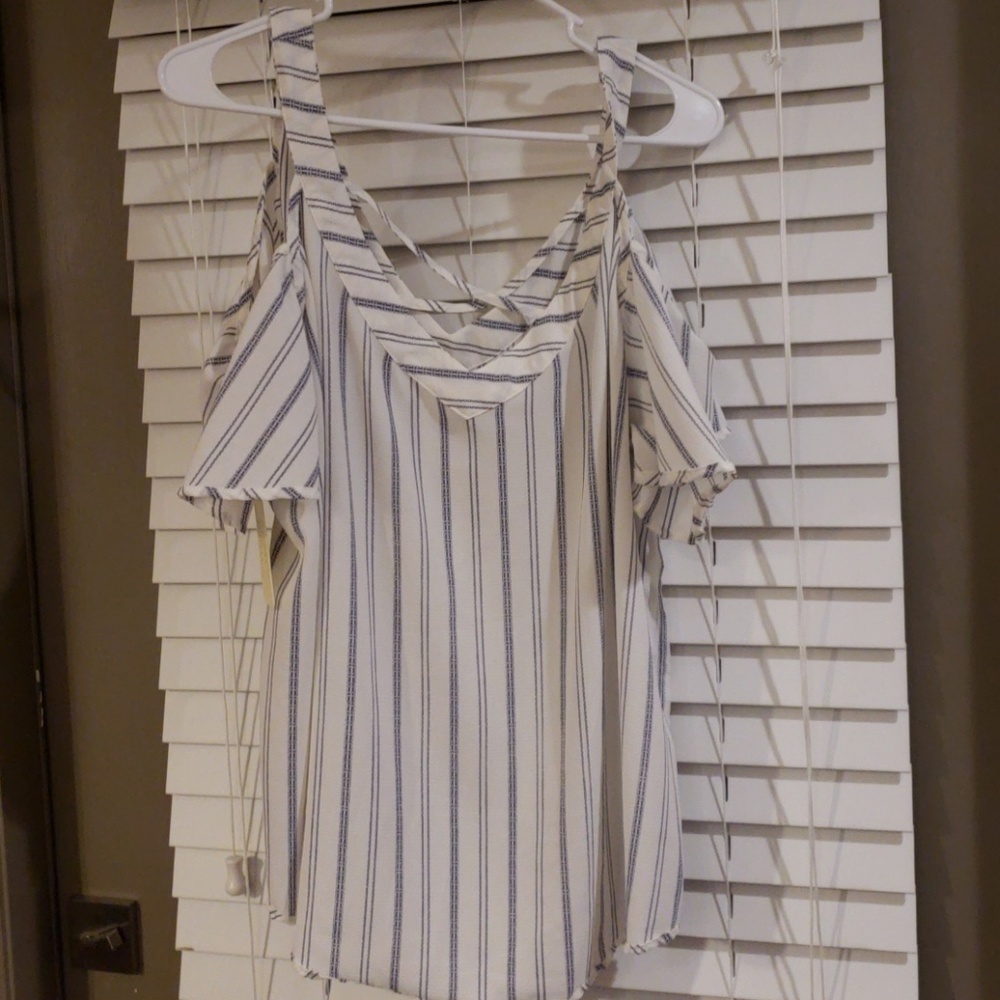 Cold shoulder top
